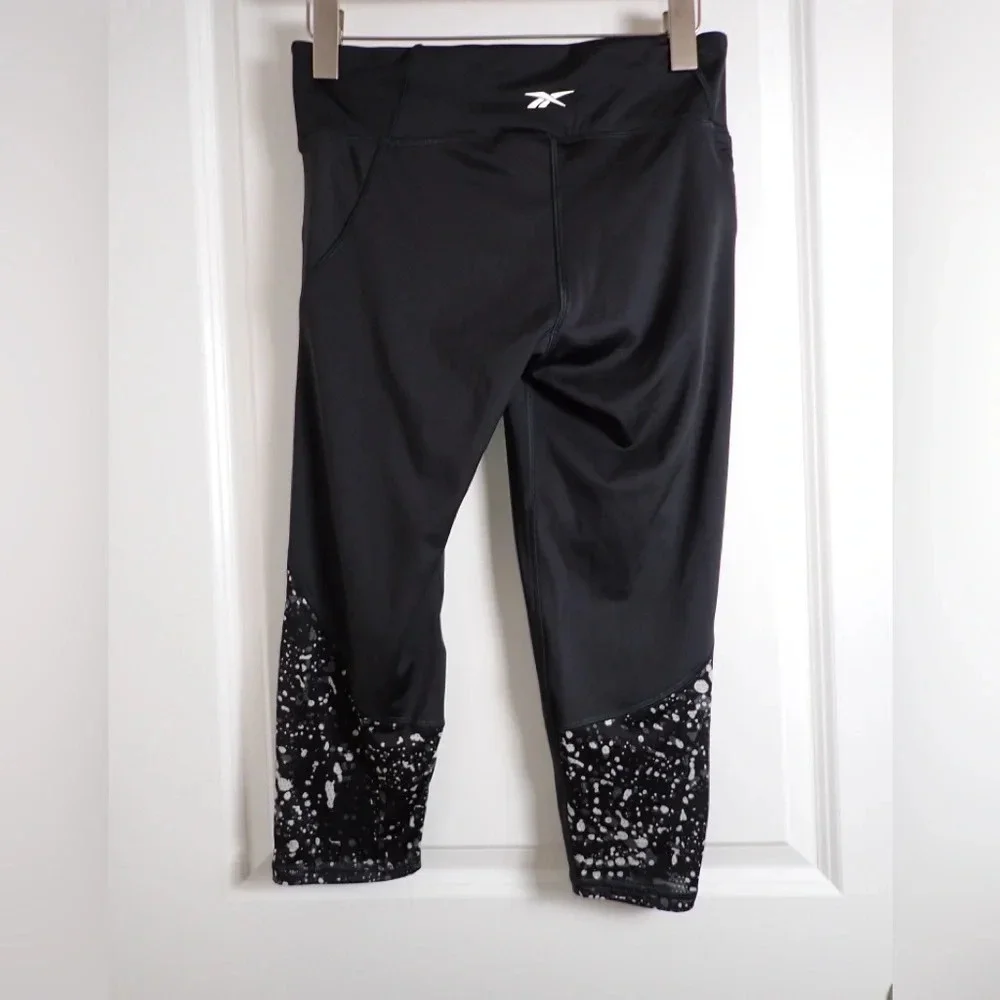 Reebok Cropped Black Leggings Size M
